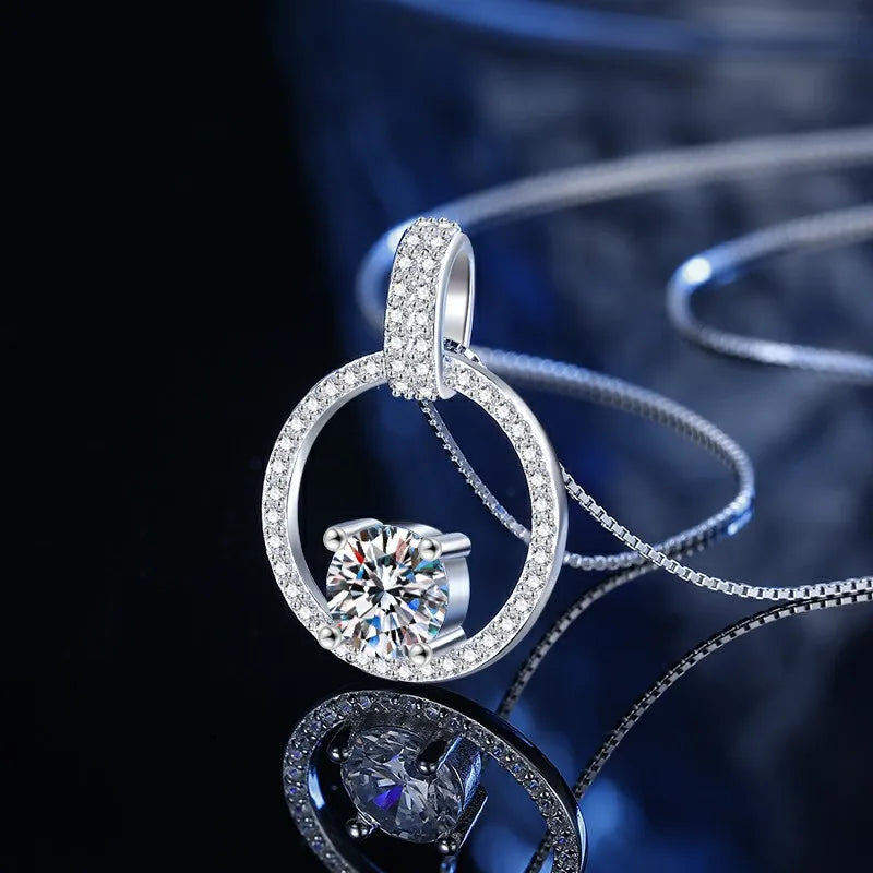 925 Sterling Silver One Carat Moissanite Necklace For Women Fashionable Elegant Versatile Luxurious Micro Pave Round Pendant Collarbone Chain